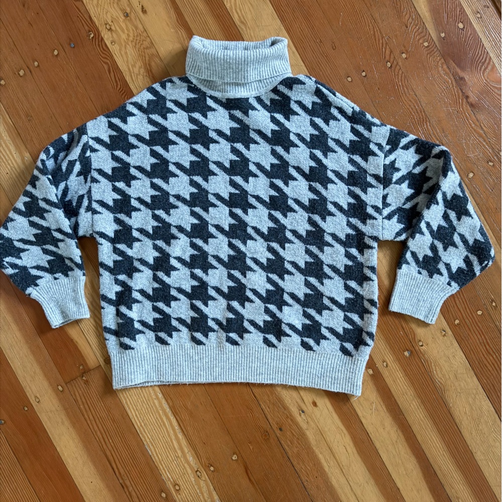 Vince Camuto‎ Grey Houndstooth Turtleneck Sweater